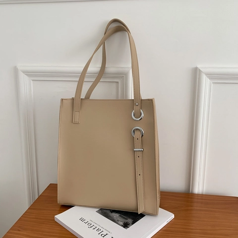 Bolso Tote Para Mujer Cuero PU Gran Capacidad Color Sólido Anillos Metálicos Decorativos Retro Cuadrado Vertical Para Viaje
