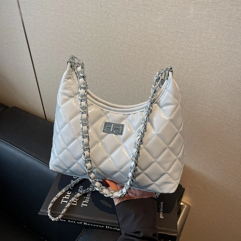 Women Quilted Shoulder Bag Glossy PU Leather Rhombic Underarm Hobo Bag With Metal Chain Strap Turn Lock Closure Elegant