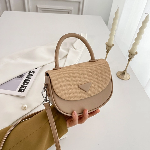 Borsa A Sella Minimalista In Pelle PU Da Donna Borsa A Tracolla E A Mano Semicircolare Con Texture Intrecciata