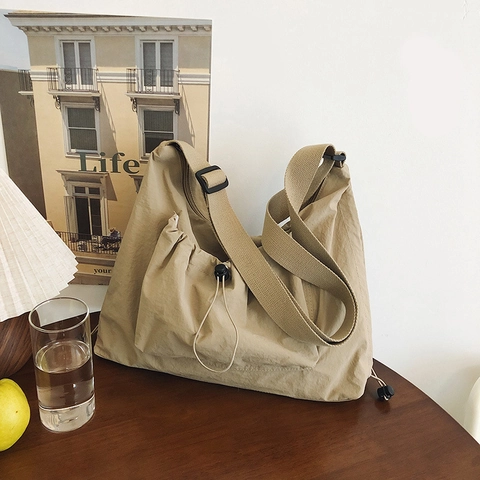 Bolso Tote De Nailon Gran Capacidad Bolsillo Delantero Con Cordón Correa Ajustable Estilo Japonés Casual