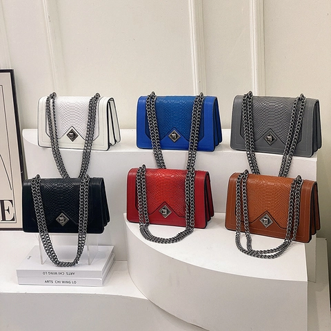 Women Crossbody Bag Snake Pattern Embossed PU Leather Chain Shoulder Bag Vintage Fashion Metal Lock Small Square Handbag