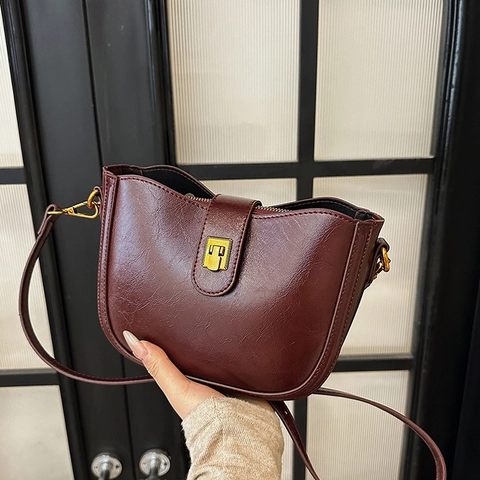 Borsa A Tracolla Vintage In Pelle PU Da Donna Borsa A Mano Incrociata A Mezzaluna Con Chiusura Dorata Tracolla Regolabile Semplice Versatile