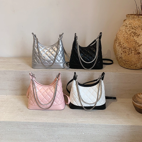 Quilted Hobo Bag PU Leather Chain Shoulder Crossbody Handbag With Artificial Pearl Rhinestone Elegant Casual For Women