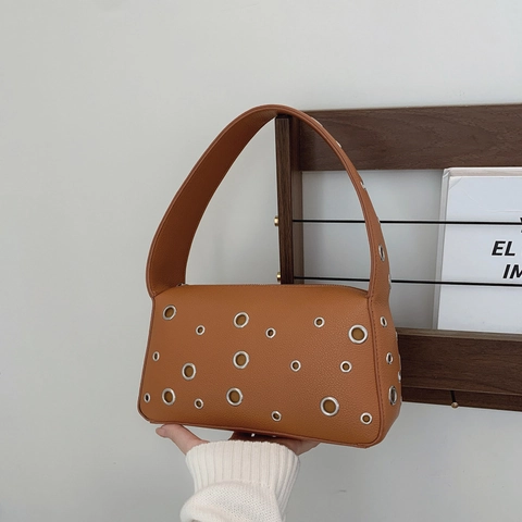 Bolso De Axila Para Mujer Elegante Cuero PU Textura Lichi Ojales Metálicos Bolso De Hombro Bolso Cuadrado Pequeño