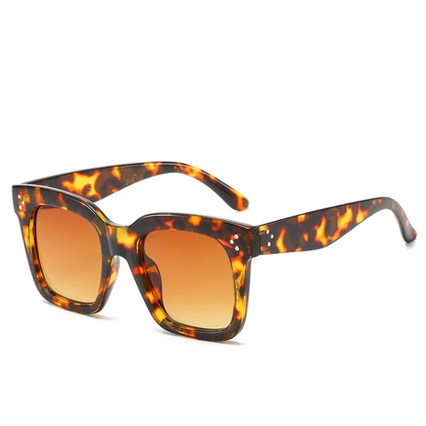 Oversized Quadratische Sonnenbrille Retro Nietendekor UV400 Schutz PC Rahmen AC Linsen Mode Klassisch Vielseitig Unisex