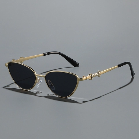 Lunettes De Soleil Papillon Tendance Pour Femmes UV400 Monture En Métal Verres Dégradés Vintage Trendy Style Ins Décor De Chaîne