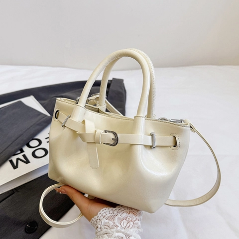 Borsa A Mano In Pelle PU Lucida Da Donna Borsa A Tracolla Alla Moda Con Tracolla Regolabile E Fibbia Decorativa
