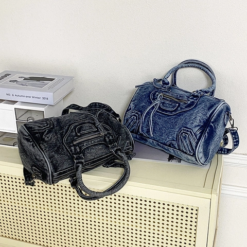 Women Retro Washed Denim Shoulder Bag Large Capacity Biker Style Handbag With Tassels And Rivets Vintage Tote Bag