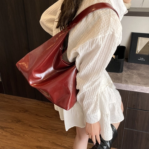 Borsa Hobo Da Donna In Pelle PU Lucida Grande Capacità Tracolla Larga Borsa Tote Minimalista Color Borgogna