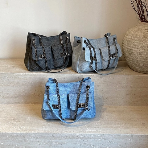 Sac À Épaule En Denim Matelassé Rétro Pour Femmes Poches Frontales Fermoir Rotatif Chaîne En Métal Bandoulière
