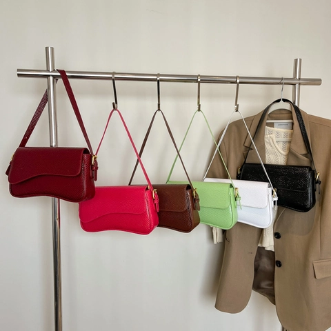 Bolso De Axila Vintage Con Relieve Animal Para Mujer Cuero PU Solapa Asimétrica Bolso De Hombro Elegante Color Sólido