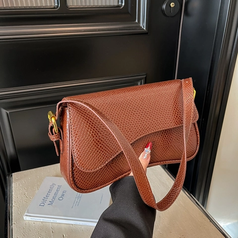 Bolso De Axila Vintage Con Relieve Animal Para Mujer Cuero PU Solapa Asimétrica Bolso De Hombro Elegante Color Sólido