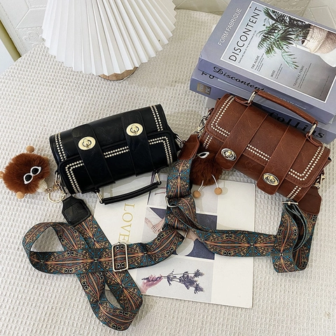 Retro PU Leather Boston Bag For Women With Gold Rivets Dual Turn-Lock And Wide Ethnic Pattern Strap Fur Ball Charm
