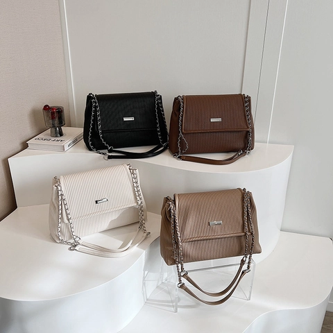 Women Crossbody Bag PU Leather Vertical Pleated Flap Shoulder Bag Silver Chain Large Capacity Urban Retro Minimalist