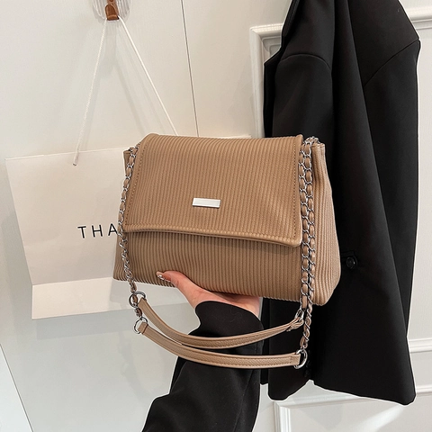 Women Crossbody Bag PU Leather Vertical Pleated Flap Shoulder Bag Silver Chain Large Capacity Urban Retro Minimalist