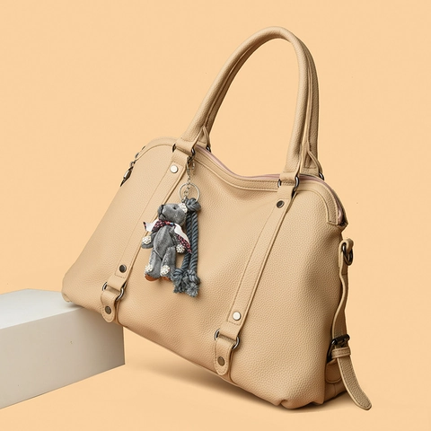 Borsa A Mano Da Donna Grande Capacità Pelle PU Trama Litchi Retrò Borsa A Tracolla Con Simpatico Ciondolo Orso Elegante