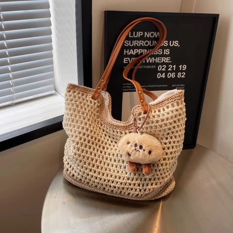 Damen Häkel Tragetasche Mit Hohlnetz Großes Fassungsvermögen Vintage Handtasche Mit PU Ledergriff Und Plüsch Anhänger