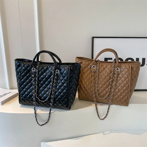 Gesteppte Tragetasche Große Kapazität PU Leder Kettenriemen Schulterhandtasche Elegante Pendler Für Frauen