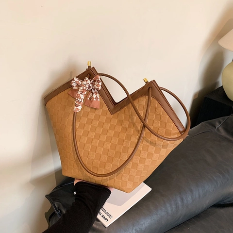 Damen Mode Schachbrett Geprägte Tote Bag Große Kapazität PU Leder Umhängetasche Mit Dekorativem Schal V Öffnung