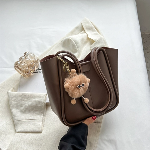 Vintage PU Leather Tote Bag And Pouch With Plush Monster Charm Large Capacity Commuter Shoulder Handbag For Women