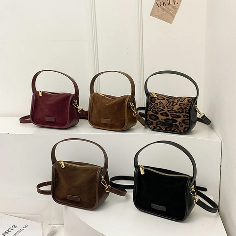 Women Crossbody Shoulder Bag Matte Suede PU Leather Leopard Print Pattern Golden Zipper Retro Fashion Handbag Adjustable Strap
