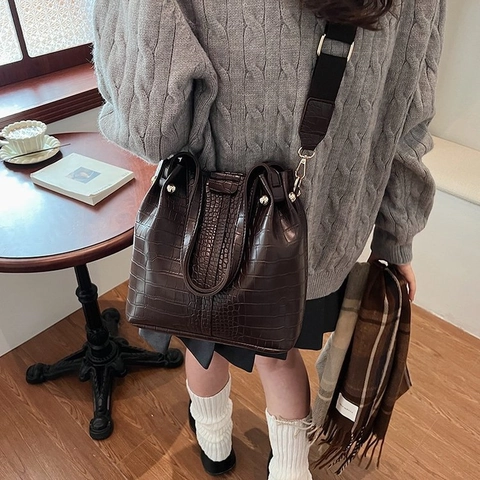 Borsa A Secchiello E Pochette In Pelle PU Con Goffratura Coccodrillo Borsa A Tracolla Con Tracolla Larga Retro Versatile