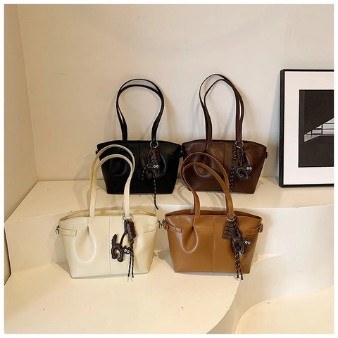 Borsa Tote Da Donna In Pelle PU Design Pieghettato Grande Capacità Borsa A Tracolla Borsa Retro Con Simpatico Ciondolo A Gato