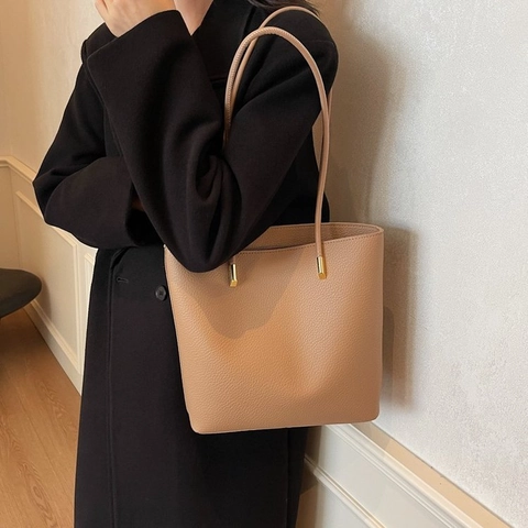 Women Large Capacity Tote Bag Lychee Grain PU Leather Minimalist Urban Commuter Shoulder Bag With Golden Hardware