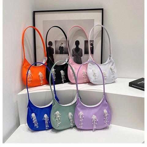 Damen Nylon Hobo Tasche Mit Perlen Quasten Schultertasche Chic Halbmond Unterarmtasche Fransen Trendige Pendler Tasche Stilvolle Handtasche