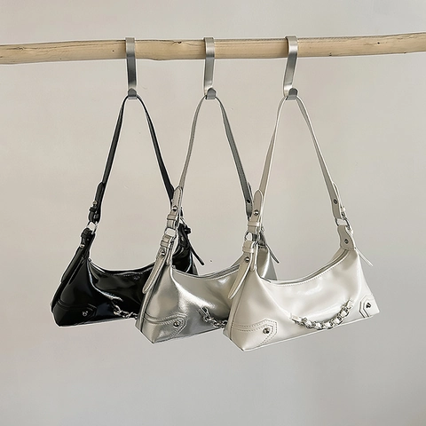 Damen PU Leder Hobo Unterachseltasche Silberkette Nieten Y2K Street Style Verstellbarer Riemen Reißverschluss Schultertasche