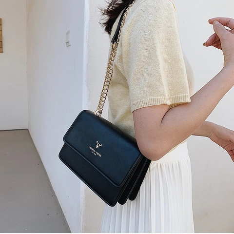 Women PU Leather Chain Crossbody Bag Minimalist Solid Color Litchi Texture Flap Shoulder Bag With Gold Deer Head Logo