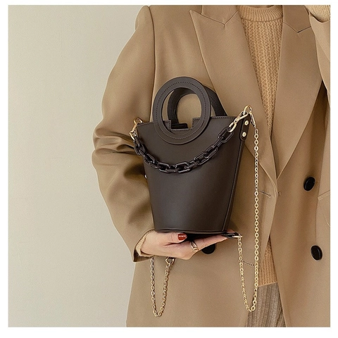 Borsa A Secchiello Da Donna In Pelle PU Minimalista Manico Rotondo Chic Borsa A Tracolla Decorazione Catena Resina