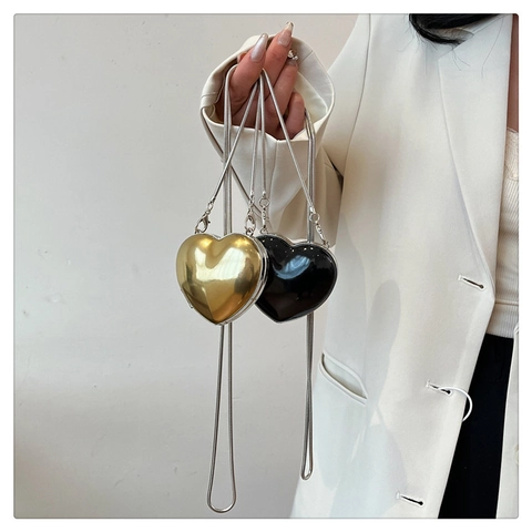 Mini Sac À Bandoulière En Forme De Coeur En Cuir PU Métallisé Petit Sac À Chaîne Accessoire De Mode Chic Pour Femmes