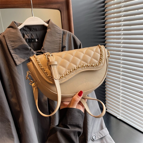 Gesteppte PU Leder Satteltasche Mit Goldener Kette Mode Umhängetasche Für Damen