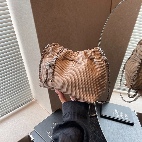 Women Woven PU Leather Cloud Shoulder Bag Pleated Drawstring Crossbody Bag With Adjustable Chain Strap Metal Ball
