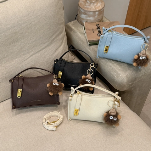 Bolso De Bandolera Mujer Cuero PU Textura Lichi Cierre Dorado Colgante Monstruo De Peluche Retro Simple Elegante