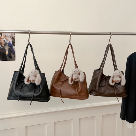 Retro PU Leather Underarm Shoulder Bag Large Capacity Minimalist Style With Bow Decor And Plush Rabbit Charm