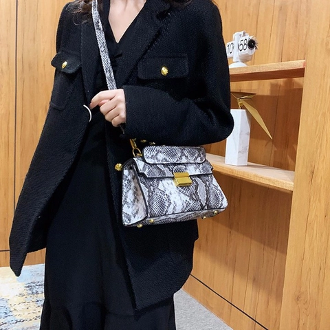 Snake Pattern Small Square Bag PU Leather Crossbody Handbag With Metal Lock Retro Fashion For Women