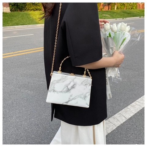 Pochette Boîte À Motif Marbre Avec Poignée En Bambou Doré Et Bandoulière Chaîne Sac De Soirée Pour Femme Élégant