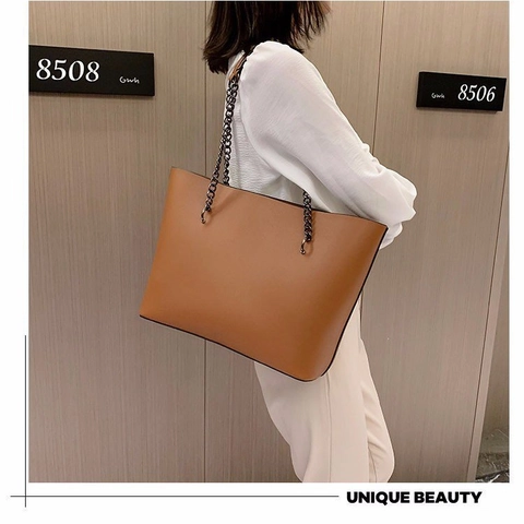 Large Capacity Tote Bag Women Minimalist PU Leather Retro Shoulder Bag With Metal Chain Strap Solid Color Commuter Handbag