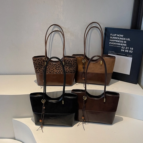 Vintage Suede Splicing Tote Bag Large Capacity PU Leather Shoulder Bag With Tassel Wood Beads For Women Commuting