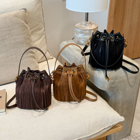 Borsa A Secchiello Retro Con Frange Camoscio PU Pelle Coulisse Tracolla Borsa A Mano Minimalista Chic Versatile Donne