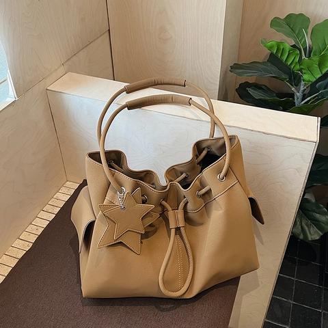 Dames Schoudertas Grote Capaciteit PU Leer Casual Koord Tote Met Ster Hanger Vintage Slouchy Onderarm Handtas
