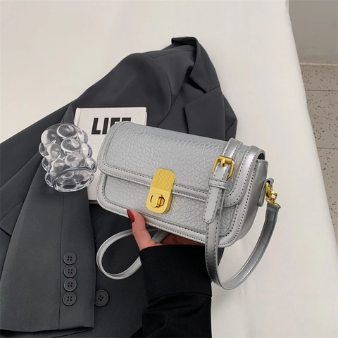 Women Crossbody Bag Pebbled PU Leather Fashion Small Square Shoulder Bag With Gold Tone Lock Closure Elegant Style