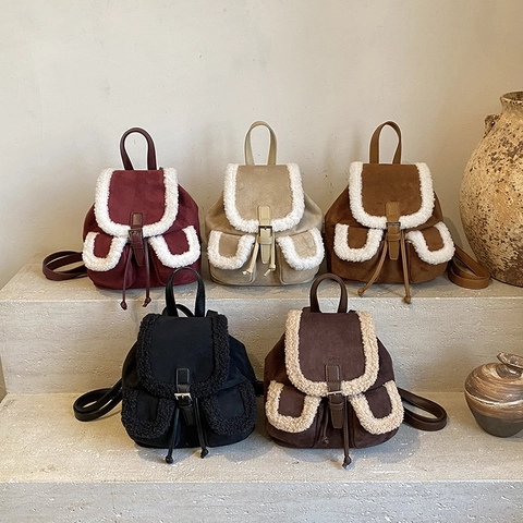 Zaino Mini Da Donna In Pelle Scamosciata Con Bordo In Lana D'Agnello Vintage Inverno Coulisse Patta Fibbia