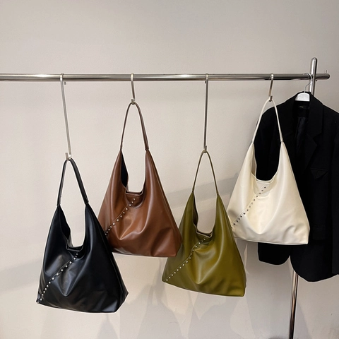 Damen Hobo Schultertasche PU Leder Große Kapazität Mit Tasche Silberne Nieten Dekor Mode Lässig Täglich Pendeln
