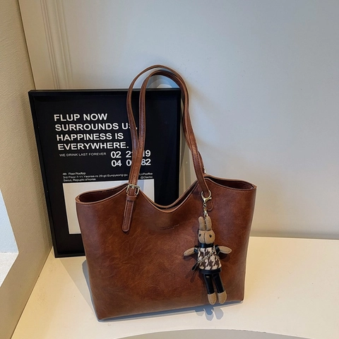 Große Retro Tragetasche PU Leder Vintage Strukturierte Schulter Unterarm Handtasche Mit Hasenpuppen Anhänger Für Damen