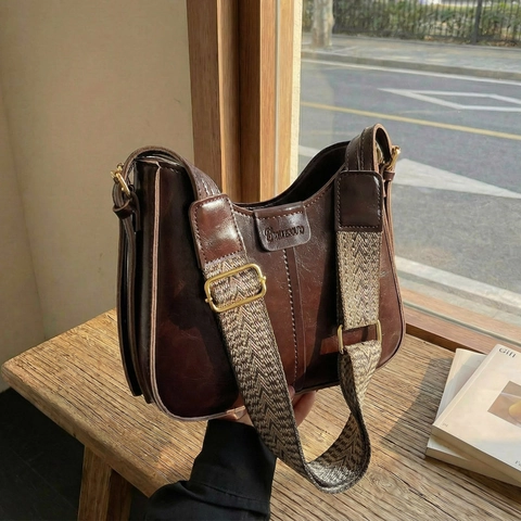 Women Retro PU Leather Crossbody Bag With Wide Shoulder Strap Fashionable Square Underarm Shoulder Bag For Commuting
