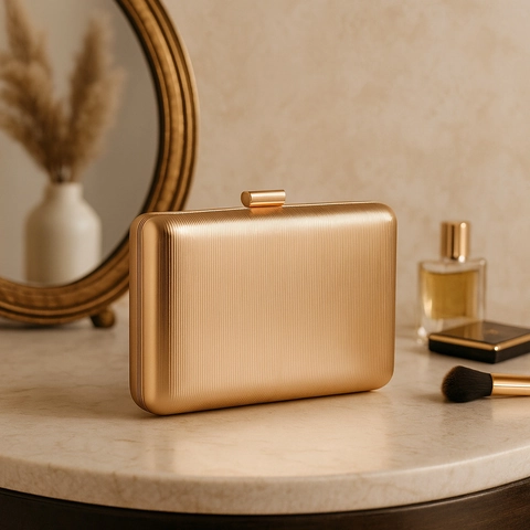 Elegant Metal Hard Shell Evening Bag Vertical Stripe Texture Gold Clutch For Women Party Formal Event Celebrity Style