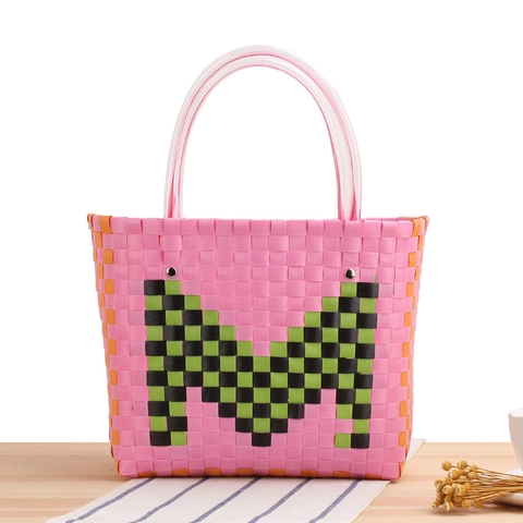 Borsa A Mano Intrecciata A Mano In Plastica PVC Motivo A Scacchi Lettera M Borsa Tote Stile Spiaggia Vacanze Per Donne